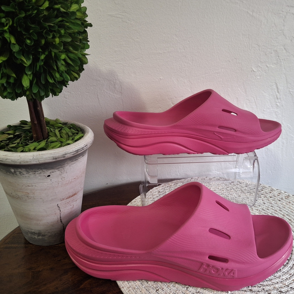Hoka Men's Pink Slide Sandals Size 10.